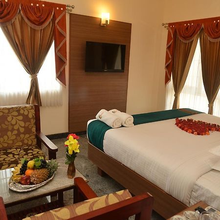 Sri Balaji Hotels Tiruchengodu Bagian luar foto